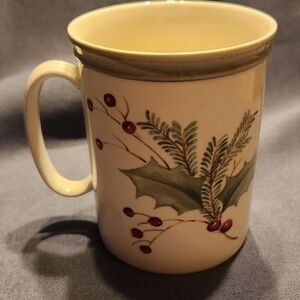 Lenox Holiday Gatherings Holiday Berry Mug